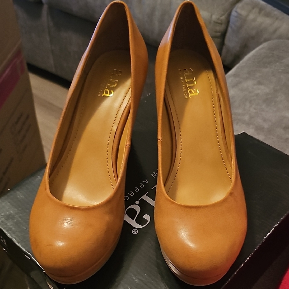 a.n.a Women's Brown Heels